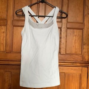 White lululemon tank top